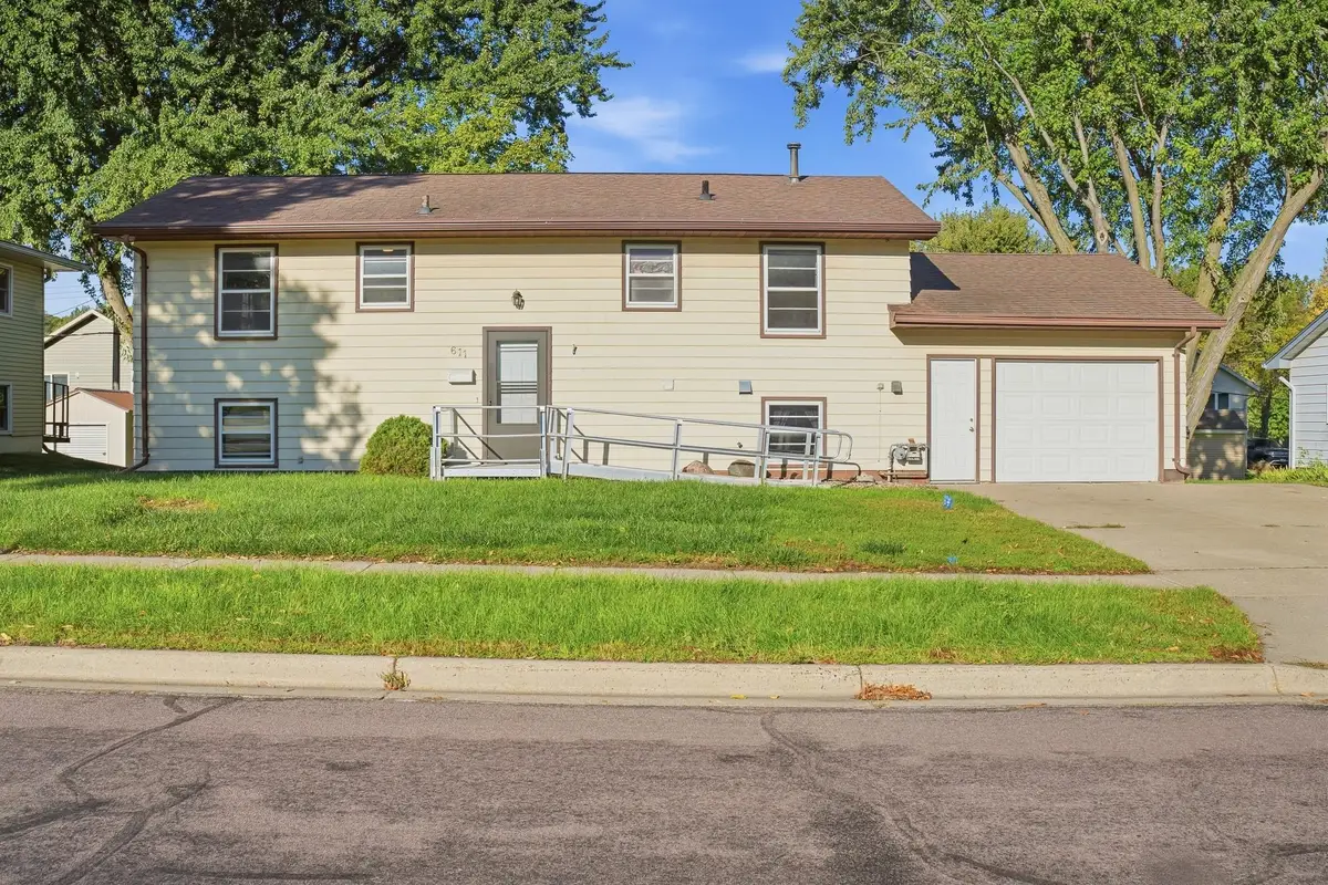 611 James Ave, Mankato, MN 56001 - #1