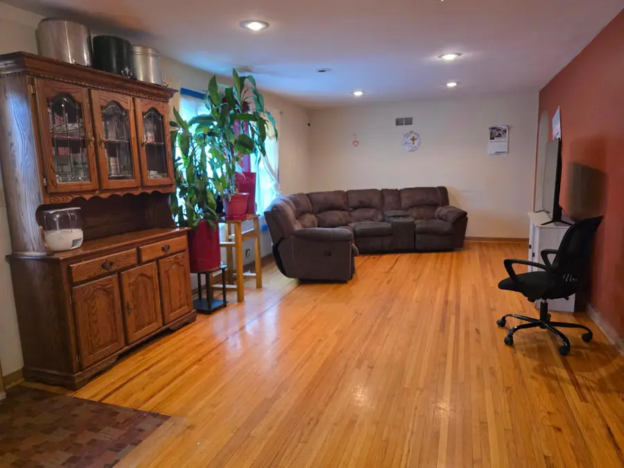 310 8th Avenue Se, Pipestone, MN 56164 - #3