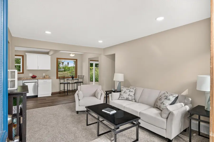 651 46 1/2 Avenue Ne, Columbia Heights, MN 55421 - #3