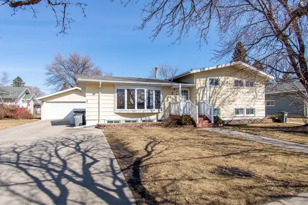 1406 24th Avenue S, Moorhead, MN 56560