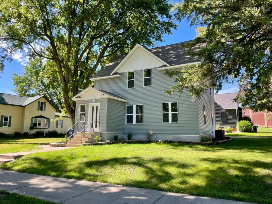 104 S Park Avenue, Springfield, MN 56087 - #2