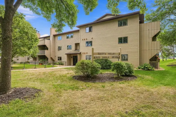925 Bahls Drive #208, Hastings, MN 55033