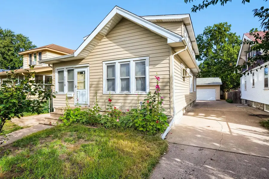 1119 Minnehaha Avenue W, Saint Paul, MN 55104 - #3