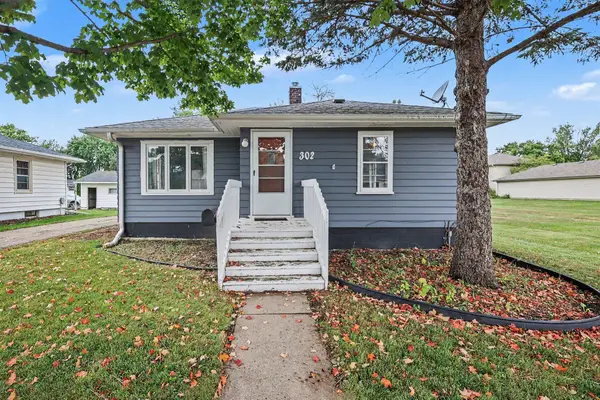302 Lincoln Avenue N, New Prague, MN 56071