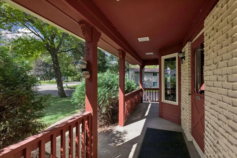 2815 Saddlebrooke Circle E, Minnetonka, MN 55305 - #3