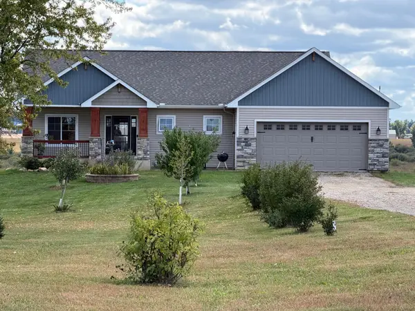 1060 230th Street W, Farmington, MN 55024