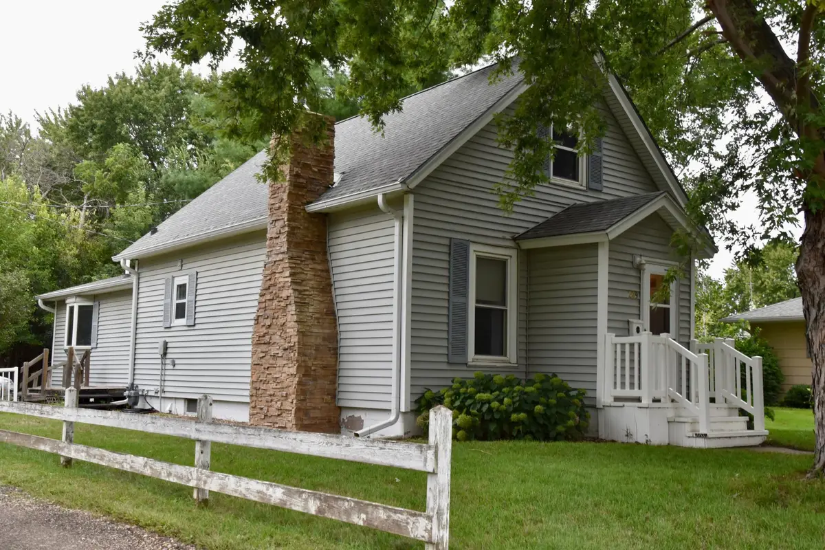 209 6th Avenue, Sibley, IA 51249 - #1