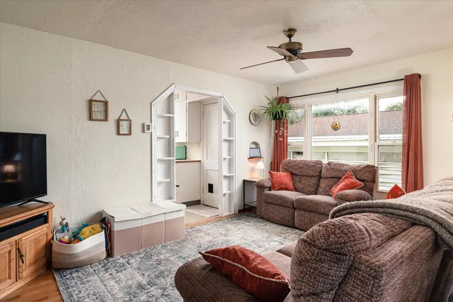 526 N 2nd Street, La Crescent, MN 55947 - #2