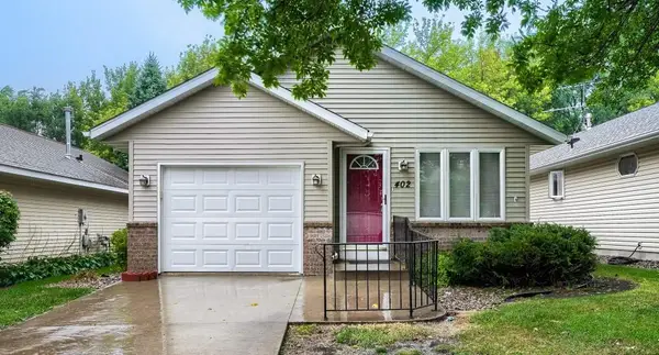 402 Lady Slipper Avenue Ne, New Prague, MN 56071