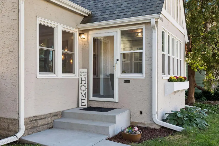 1318 Eleanor Avenue, Saint Paul, MN 55116 - #2