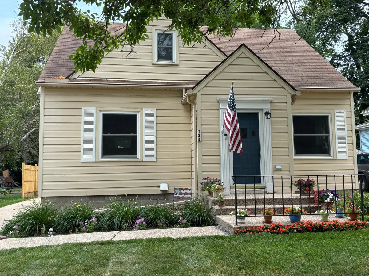 725 3rd Street Se, Willmar, MN 56201 - #1