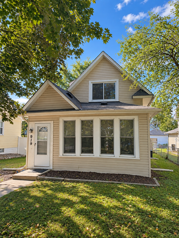 919 26th Avenue Se, Minneapolis, MN 55414