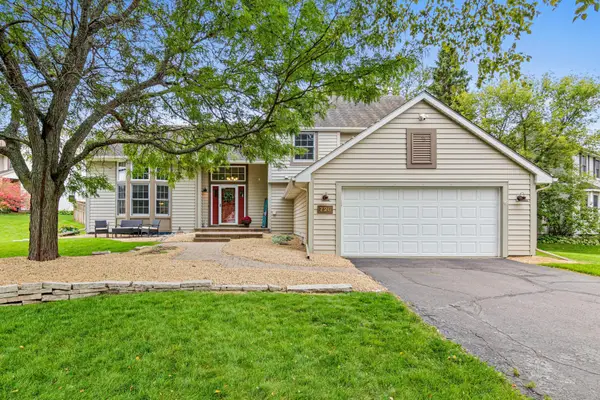 726 Camberwell Drive, Eagan, MN 55123