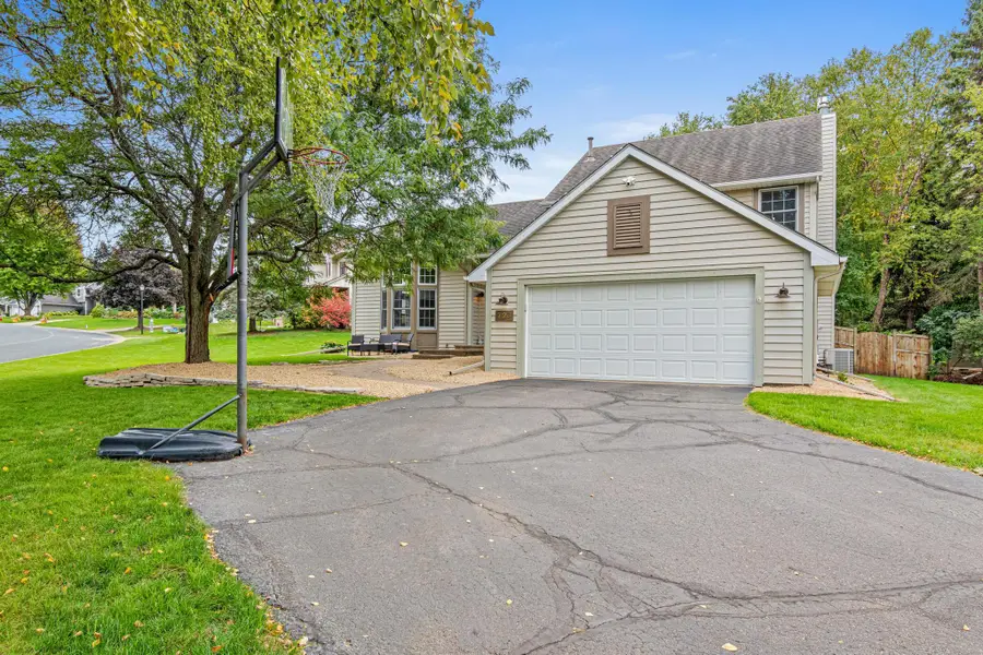 726 Camberwell Drive, Eagan, MN 55123 - #2