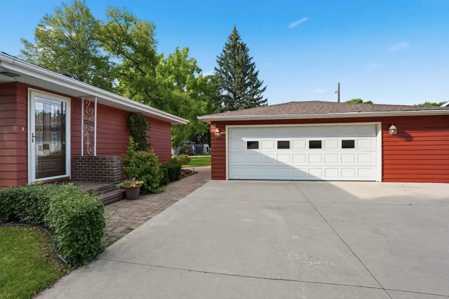 1614 19th Street Nw, East Grand Forks, MN 56721 - #3