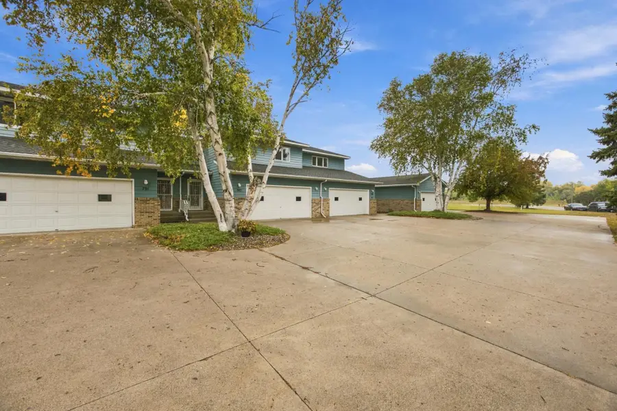 787 Royal Oaks Drive N, Fargo, ND 58102 - #2