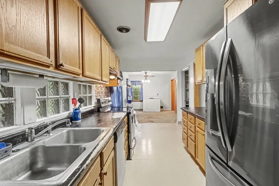 849 8th Avenue Sw, Faribault, MN 55021 - #2