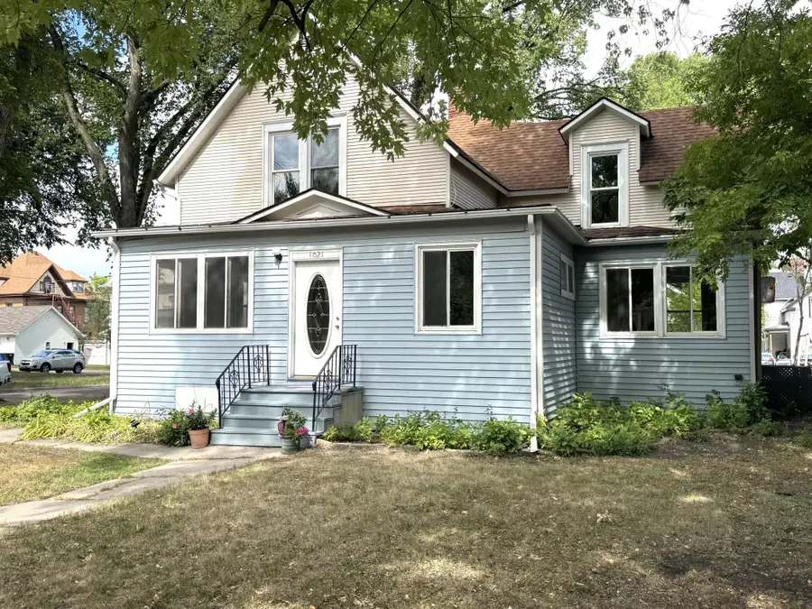 1021 4th Avenue S, Fargo, ND 58103 - #2