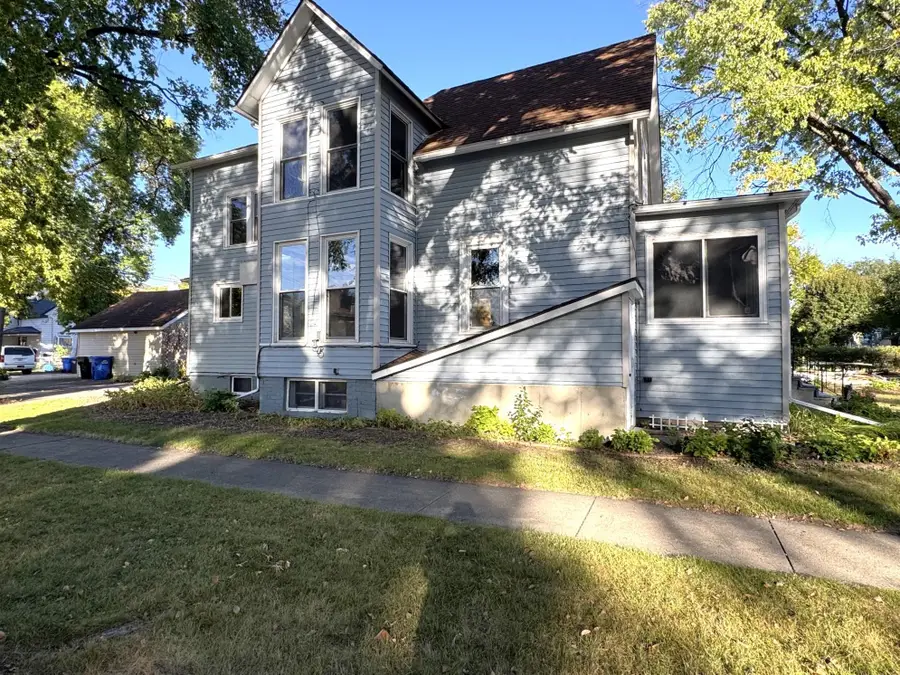 1021 4th Avenue S, Fargo, ND 58103 - #3