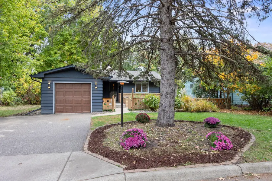 3346 Kyle Avenue N, Golden Valley, MN 55422 - #3
