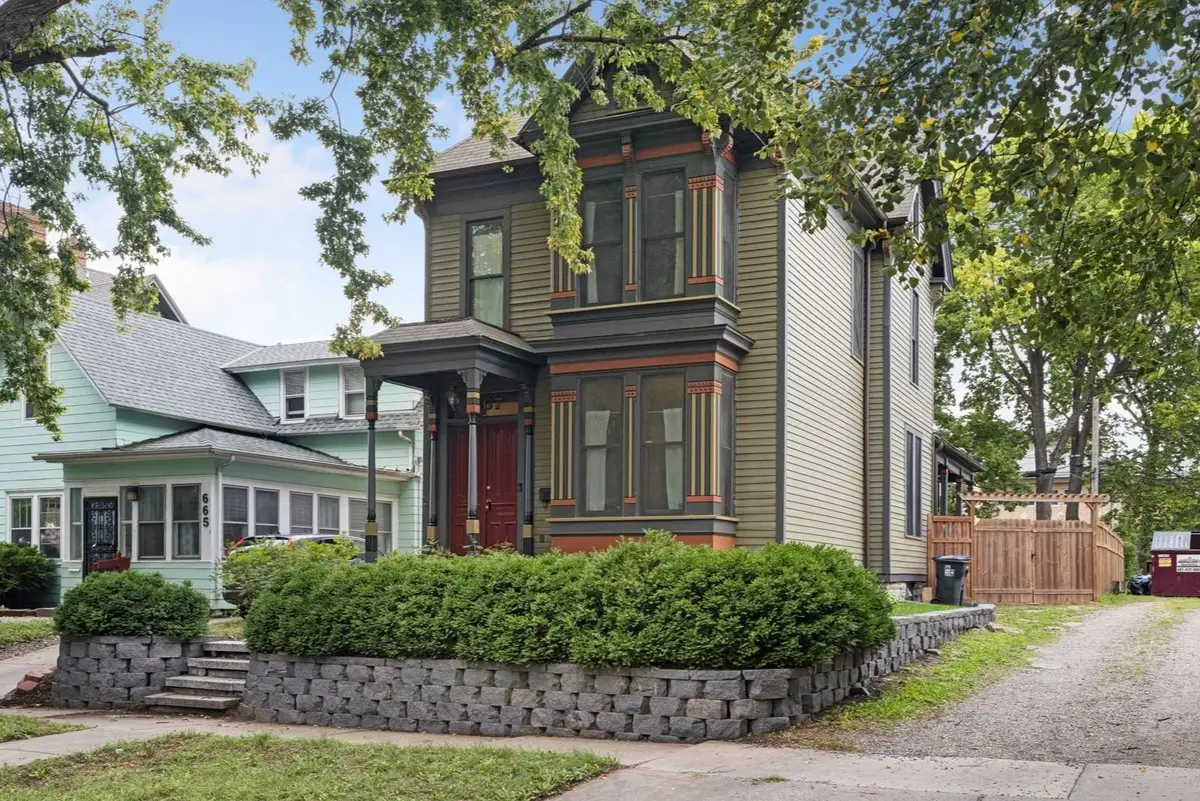 667 5th Street E, Saint Paul, MN 55106 - #1