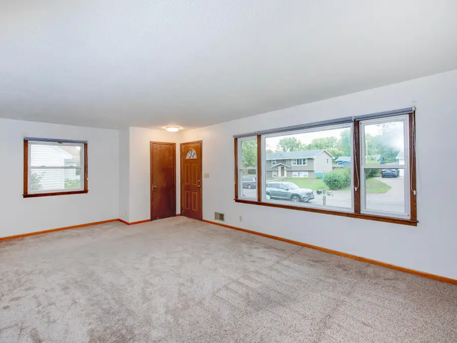 416 21st Avenue S, South Saint Paul, MN 55075 - #3