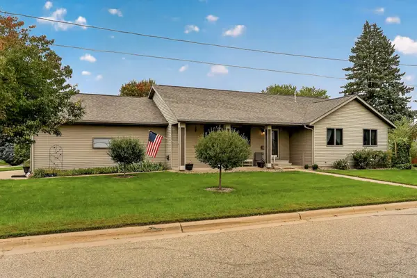 425 Park Avenue, Zumbrota, MN 55992
