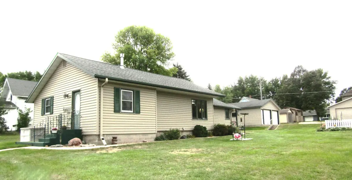 236 E Sorenson Avenue, Appleton, MN 56208 - #1
