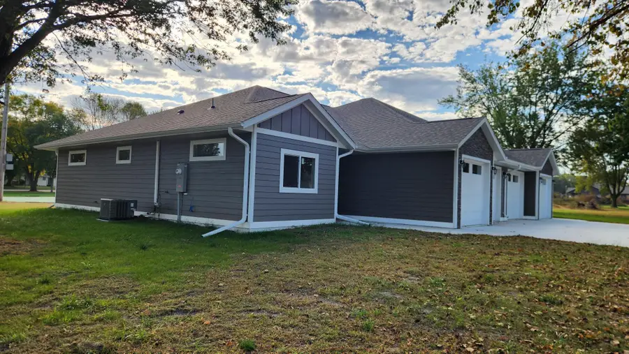 901 7th Ave Sw, Pipestone, MN 56164 - #2