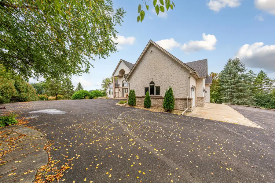 1135 3rd Street Ne, Faribault, MN 55021 - #3