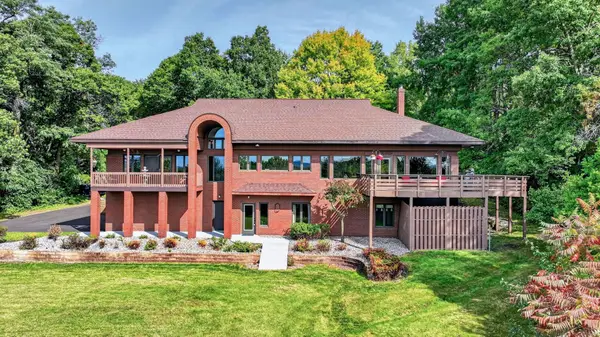 455 E Woodridge Drive, Eau Claire, WI 54701