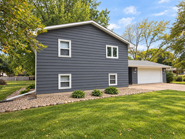 1632 6th Avenue N, Windom, MN 56101 - #1