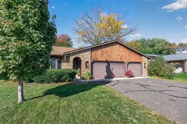 2236 Helena Avenue N, Oakdale, MN 55128