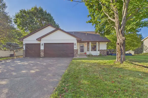 7081 Upper 36th Street N, Oakdale, MN 55128