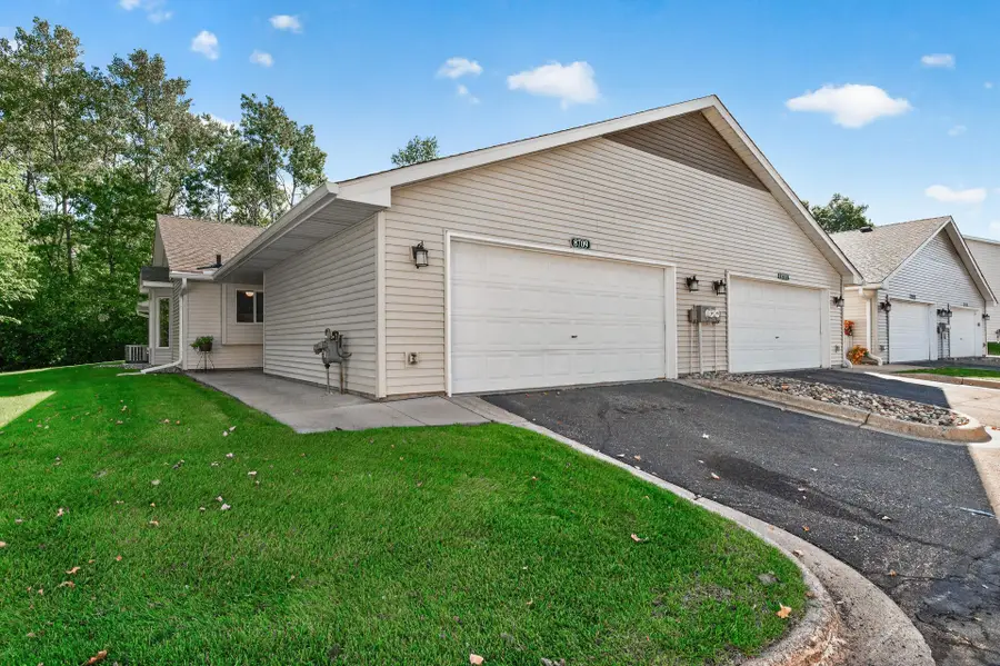 8709 Norway Street Nw, Coon Rapids, MN 55433 - #3