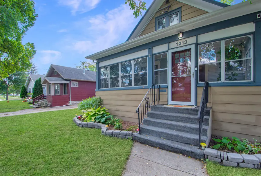 1213 14th Street S, Fargo, ND 58103 - #2