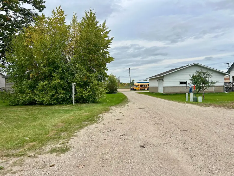 137 W 5th Street, Newfolden, MN 56738 - #3