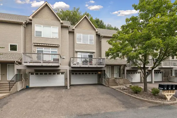 9820 Cove Drive, Minnetonka, MN 55305