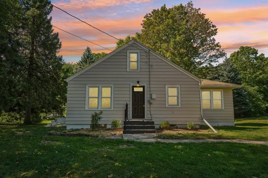 625 Bear Avenue N, Vadnais Heights, MN 55127 - #2