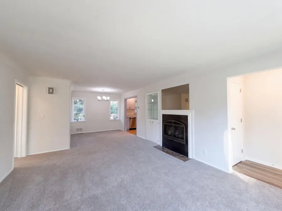 1181 Laurie Road W, Roseville, MN 55113 - #3