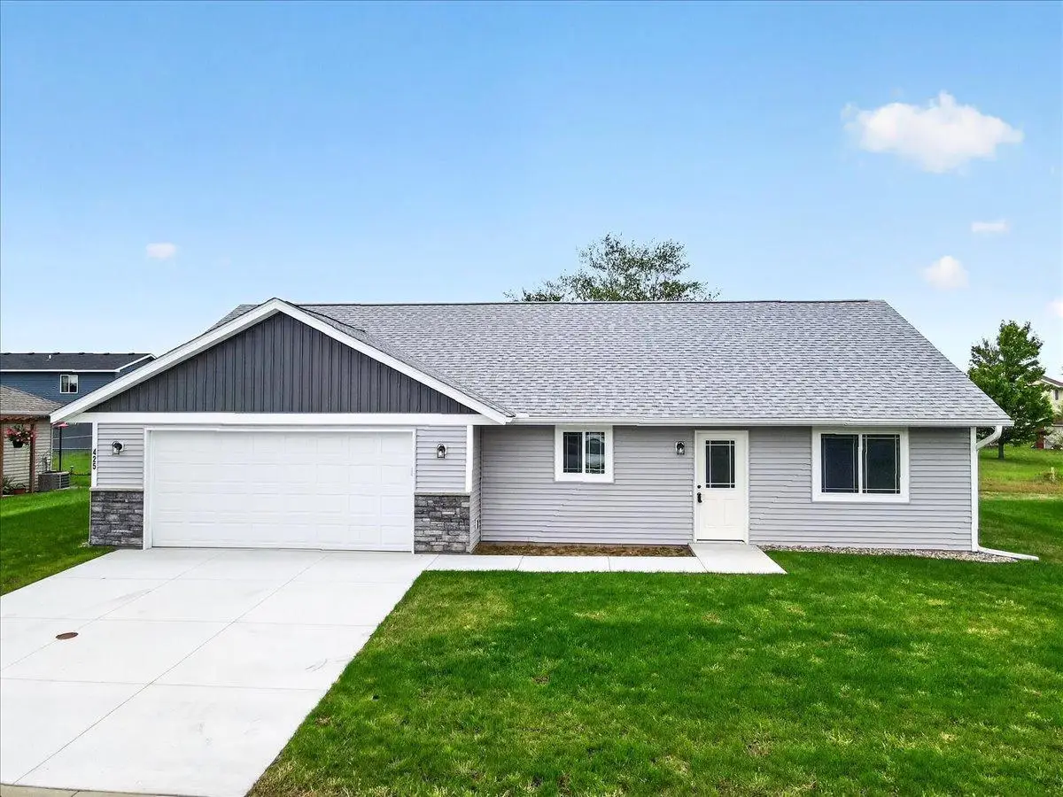 425 4th Avenue Se, Saint Joseph, MN 56374 - #1
