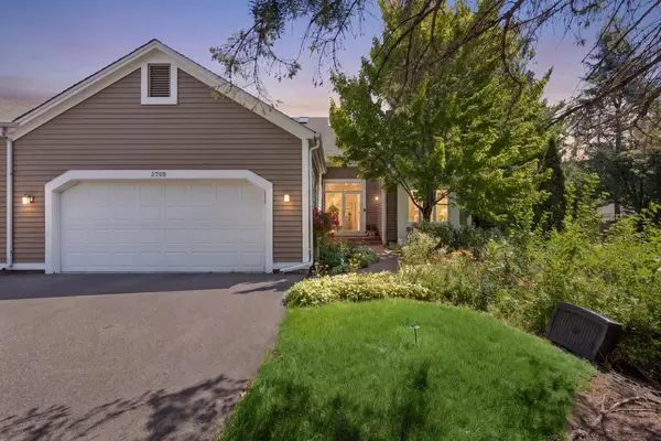 3705 Oakton Ridge, Hopkins, MN 55305