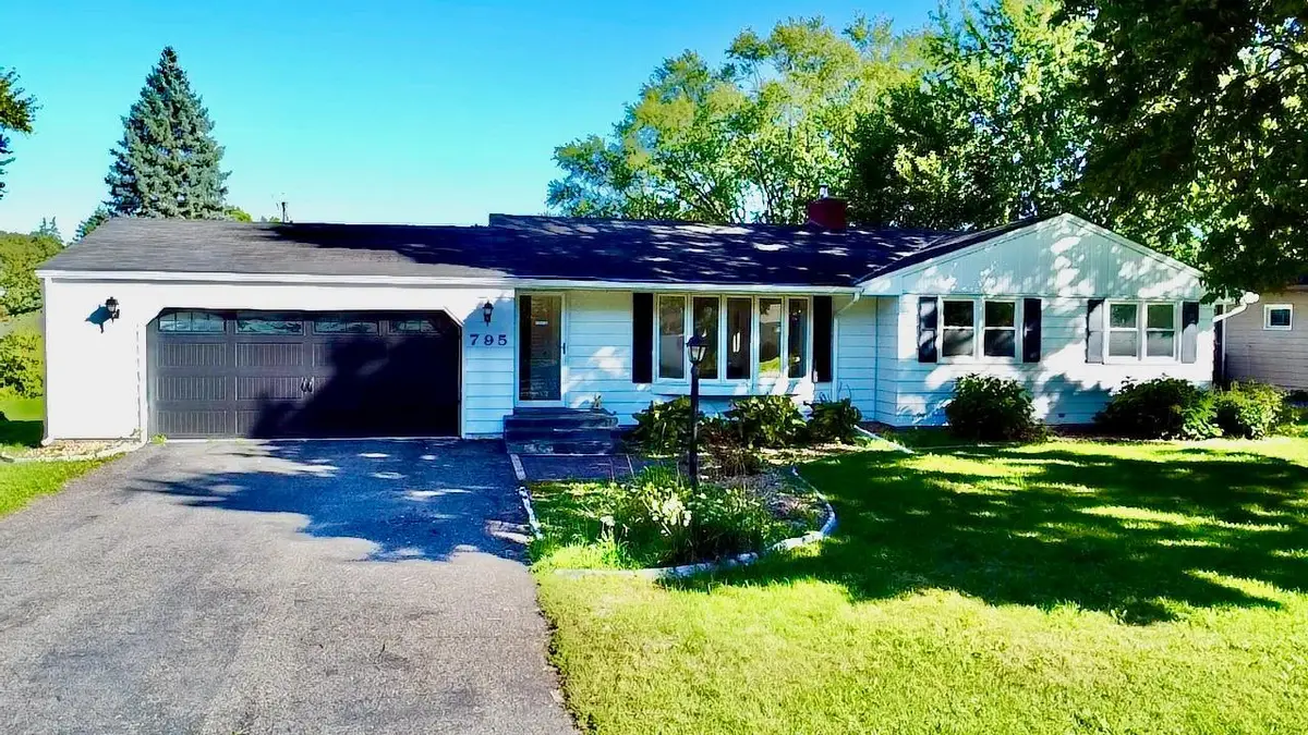 795 County Road B2 W, Roseville, MN 55113 - #1
