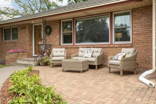 2482 Pascal Street, Roseville, MN 55113