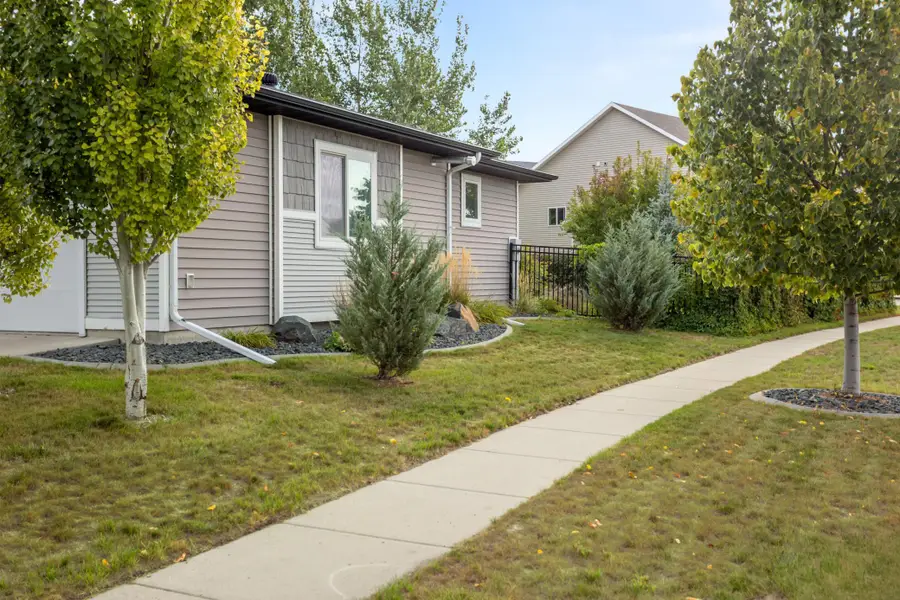 772 35th Avenue E, West Fargo, ND 58078 - #3