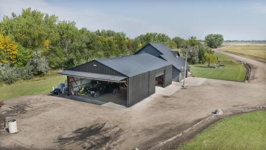 635 20th Street Ne, Thompson, ND 58278 - #2