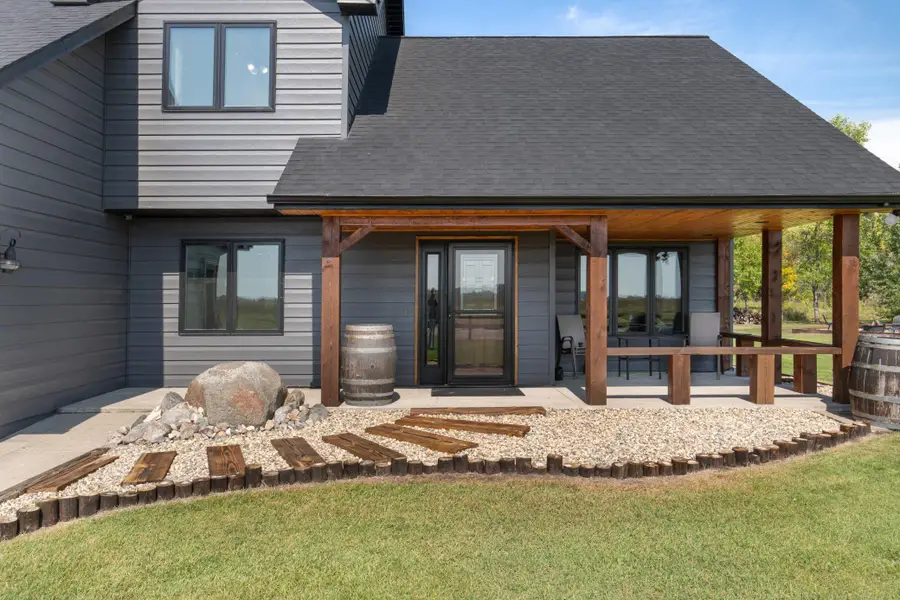 635 20th Street Ne, Thompson, ND 58278 - #3
