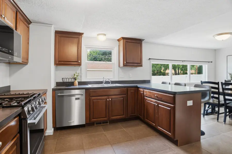 8841 Nicollet Avenue S, Bloomington, MN 55420 - #2