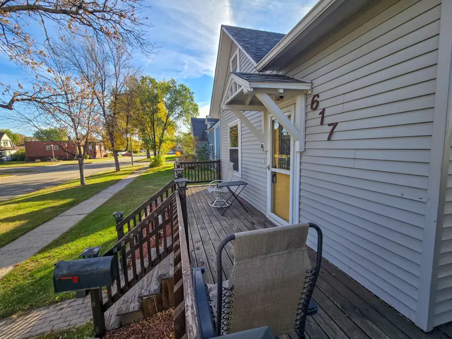 617 Nebraska Avenue, Breckenridge, MN 56520 - #3