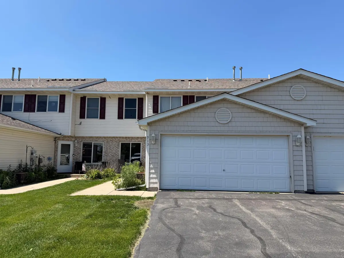 913 Serenity Circle, Norwood Young America, MN 55397 - #1